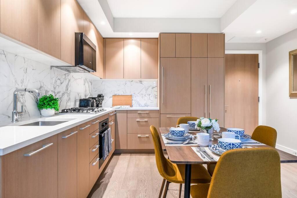 Modern Comfort At Ubc: 1Br Condo Near Campus Vancouver Exterior photo