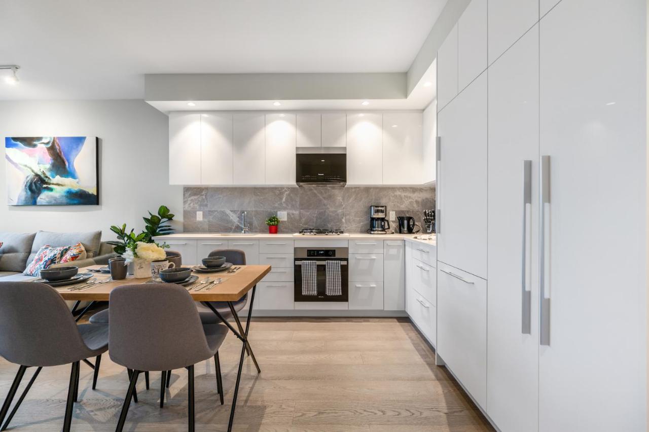 Modern Comfort At Ubc: 1Br Condo Near Campus Vancouver Exterior photo