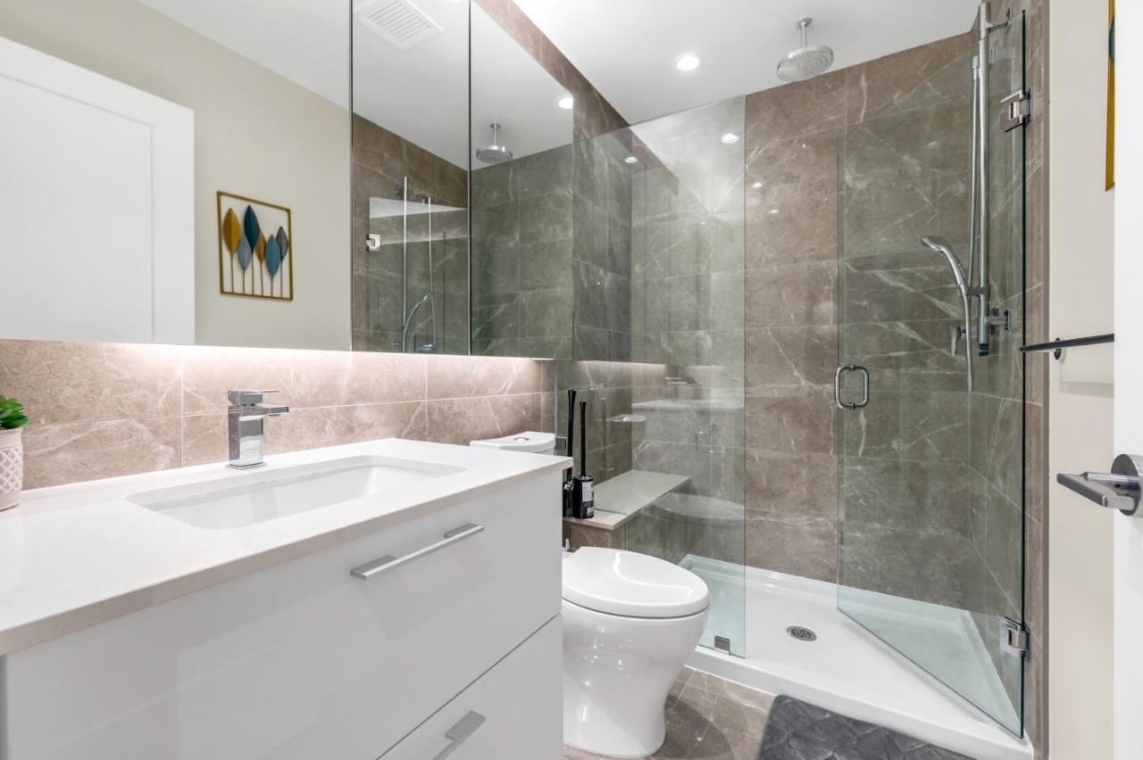 Modern Comfort At Ubc: 1Br Condo Near Campus Vancouver Exterior photo