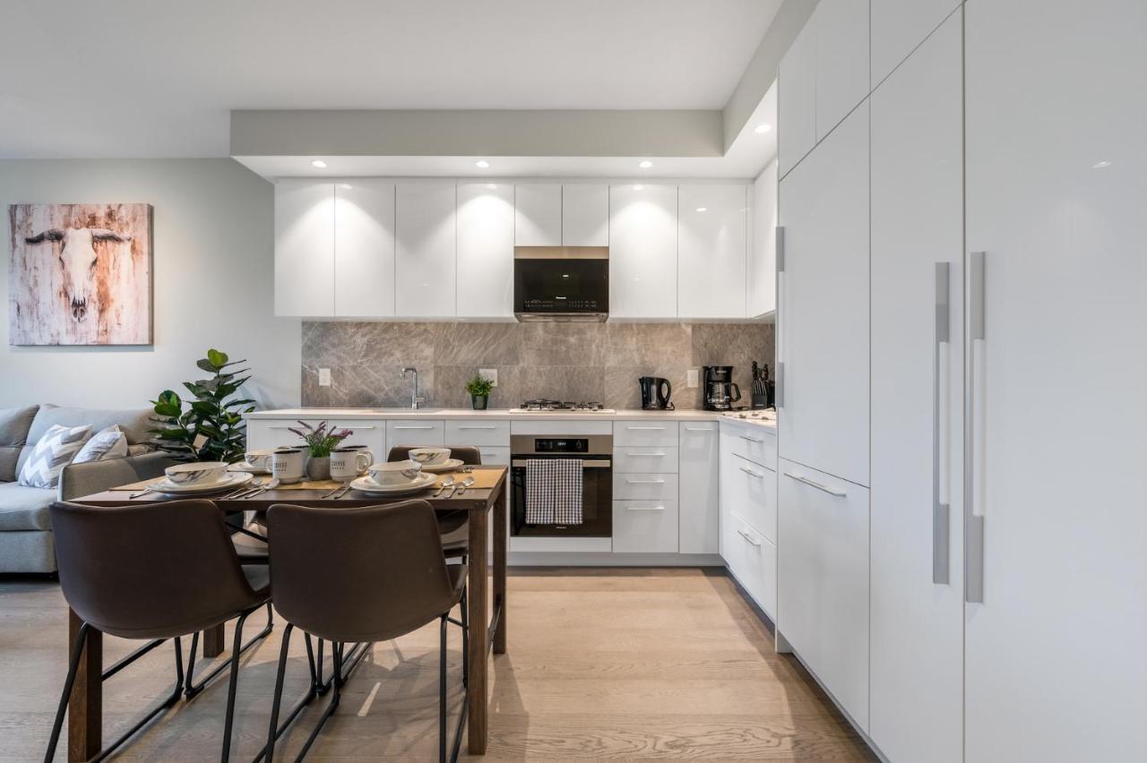Modern Comfort At Ubc: 1Br Condo Near Campus Vancouver Exterior photo