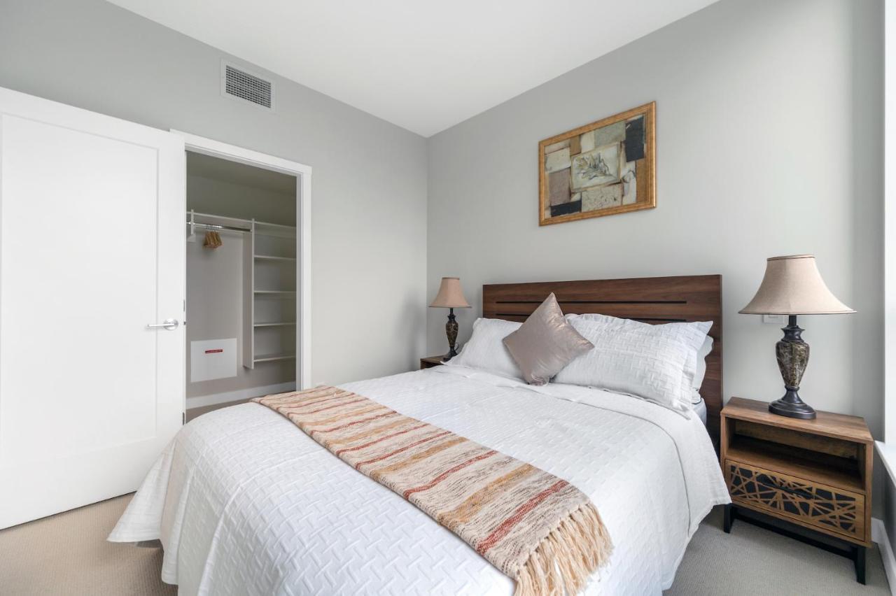 Modern Comfort At Ubc: 1Br Condo Near Campus Vancouver Exterior photo